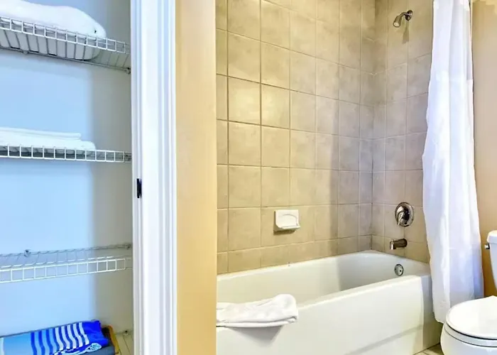 Private 3 Bed 3.5 Bath By The Ferienhaus *