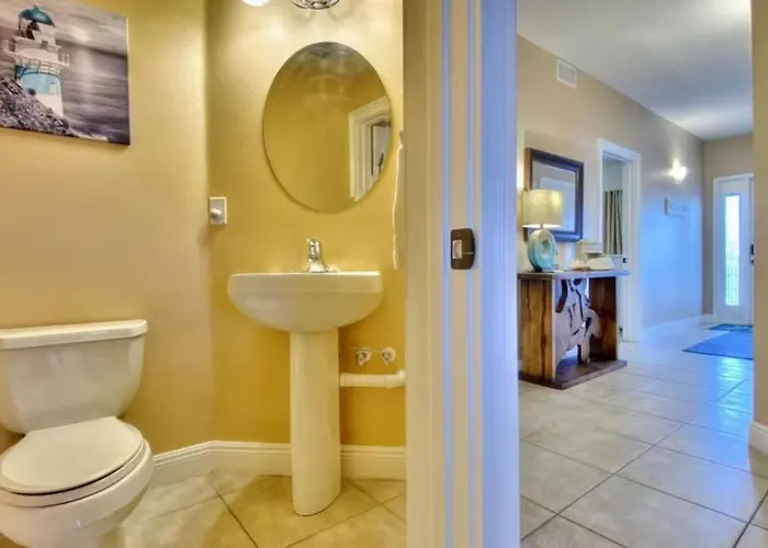 Private 3 Bed 3.5 Bath By The *