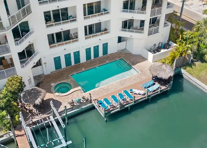 Private 3 Bed 3.5 Bath By The * Clearwater Beach