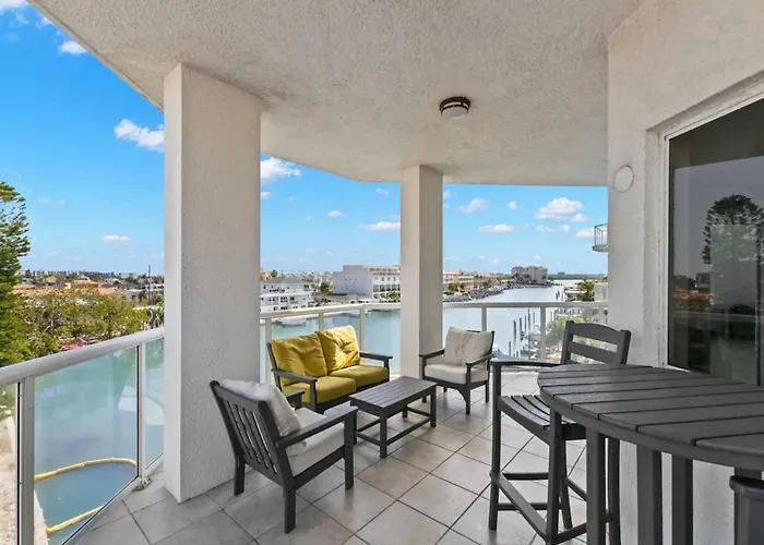 Private 3 Bed 3.5 Bath By The *